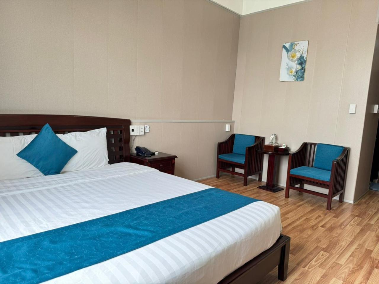 Khach San Hung Vuong Quang Ngai Otel Dış mekan fotoğraf
