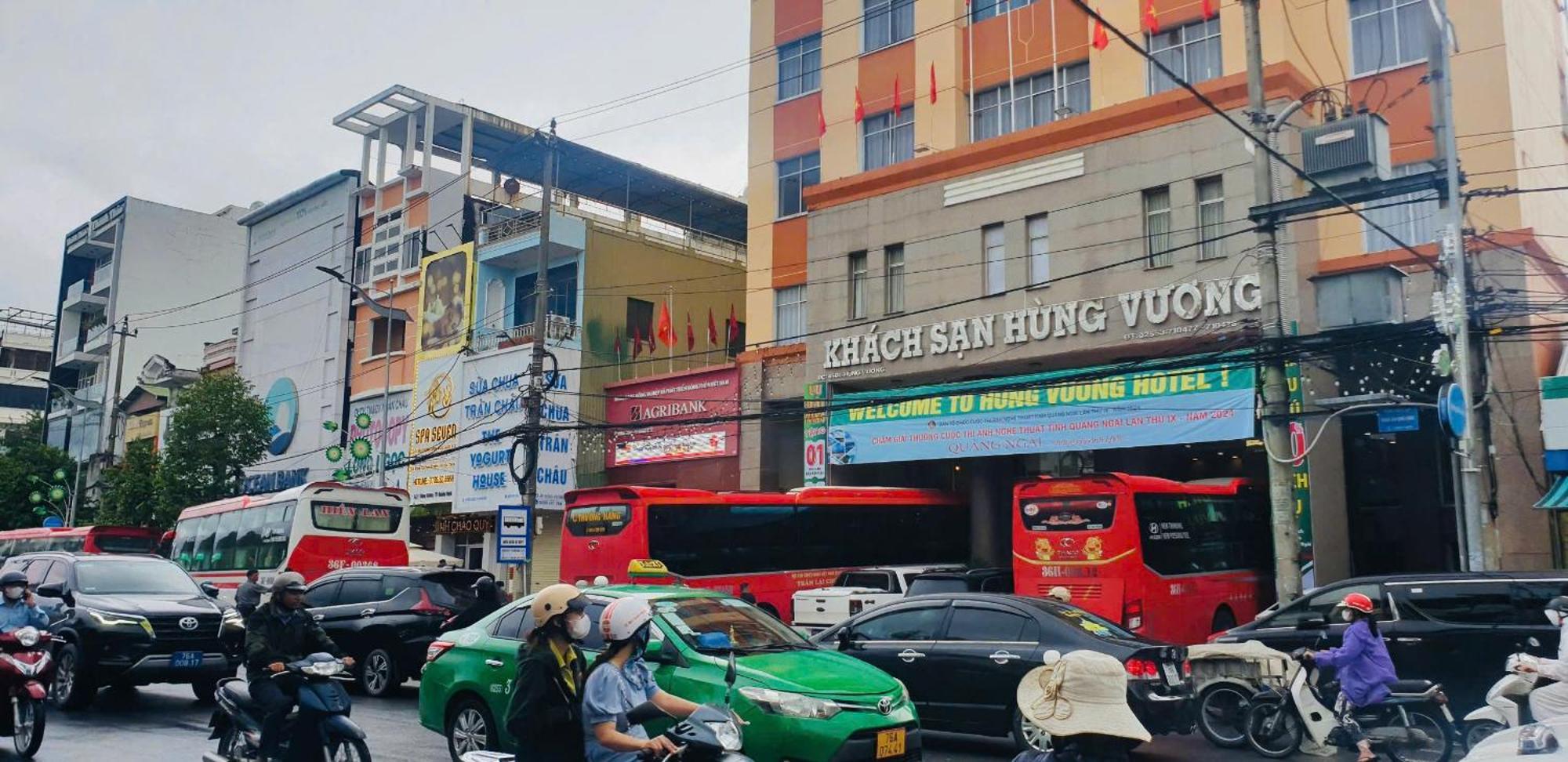 Khach San Hung Vuong Quang Ngai Otel Dış mekan fotoğraf