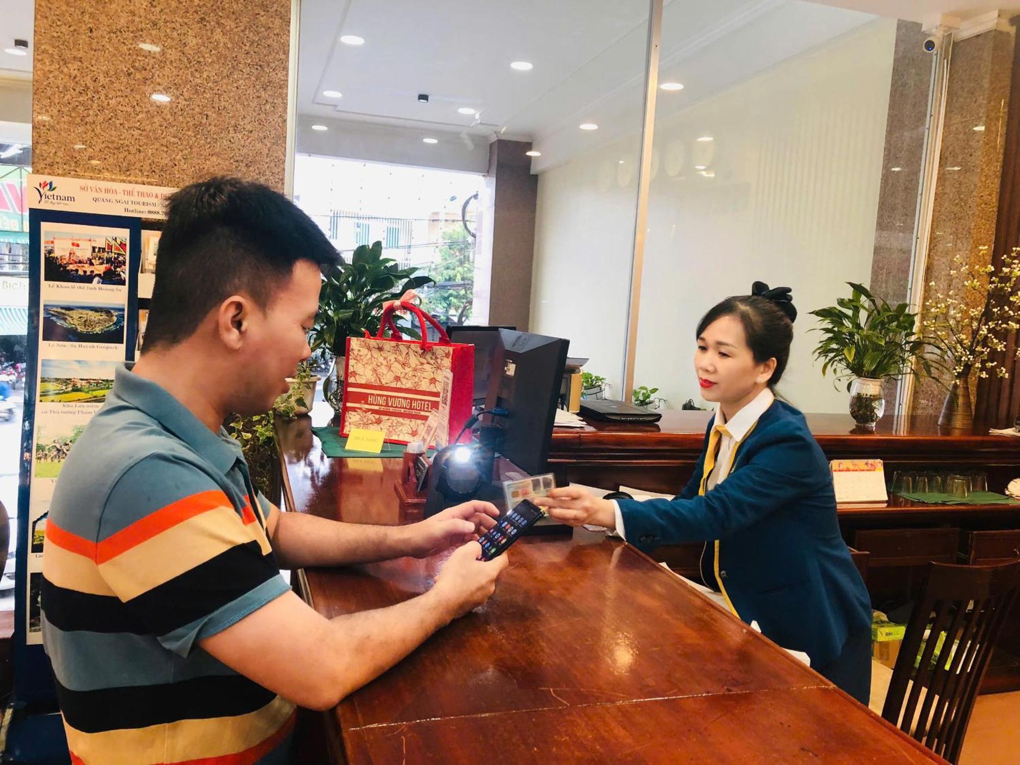 Khach San Hung Vuong Quang Ngai Otel Dış mekan fotoğraf